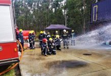 Bombeiros recrutas de Entroncamento e Barquinha realizam instrução contra incêndios urbanos e industriais em Caxarias
