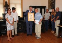 ENTRONCAMENTO | Município de Mosteiros oferece quadro e diploma a José Pereira da Cunha entregue na reunião de Câmara