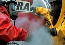 Presidente da Câmara entrega fatos de proteção aos Bombeiros Voluntários do Entroncamento