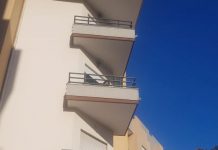 Entroncamento | Ricardo Costa canta da varanda da sua residência