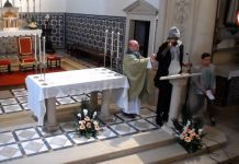 Entroncamento | Homem interrompe Missa na Igreja da Sagrada Família que estava a ser transmitida em direto