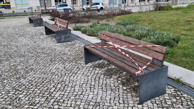 BancosPraçaSalgueiroMaia