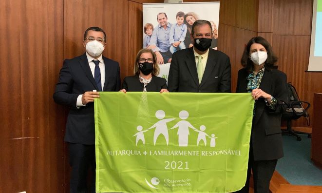 Bandeira Familiarmente_2 (2)