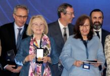 Centro Hospitalar do Médio Tejo | Ana Vila Lobos Diretora do Serviço de Nefrologia recebe Medalha de Mérito