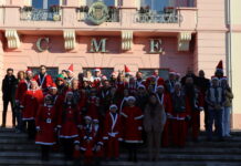 Entroncamento | Município e Motoclube desejam Feliz Natal nas escolas do concelho