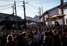 A aldeia de Cem Soldos, em Tomar, vai receber cerca de 40 mil visitantes e apresenta o espetáculo “Quis Saber Quem Sou”, em honra dos 50 anos do 25 de abril