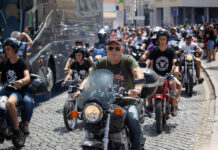 Entroncamento invadido por “bombas”