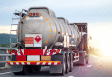 A23 está encerrada nos dois sentidos, na zona da Barquinha, após acidente envolvendo pesado com material inflamável