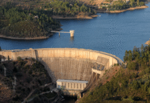 Barragem de Castelo de Bode mantém níveis de água elevados apesar da ausência de chuva