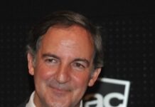 Autor do Entroncamento em entrevista na RDP Internacional