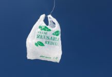 Internacional: Califórnia proíbe todas os sacos plásticos a partir de 2026, incluindo as versões “reutilizáveis”