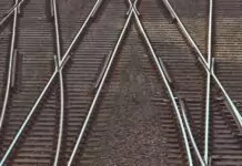 Abrantes: Comboio descarrila na Bemposta após embater em detritos arrastados para a linha