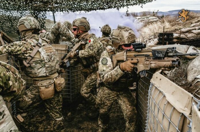 Militares-do-Exercito-Portugues-em-treino-de-combate-em-trincheiras-na-Romenia-700x463