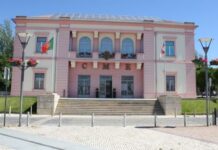 Município do Entroncamento tenta encerrar litígio de duas décadas com indemnização de 450 mil euros mas assembleia municipal trava e quer mais informações