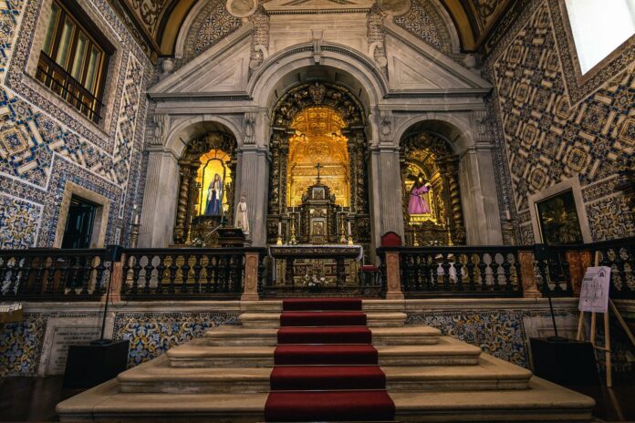 Igreja_da_Misericordia_2-min.height-1080