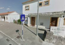 Entroncamento: Retro escavadora inutiliza telhado de casa ocupada ilegalmente no Bairro do Ulrich