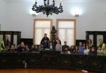 Alunos da Escola Rumo ao Futuro visitam Paços do Concelho do Entroncamento